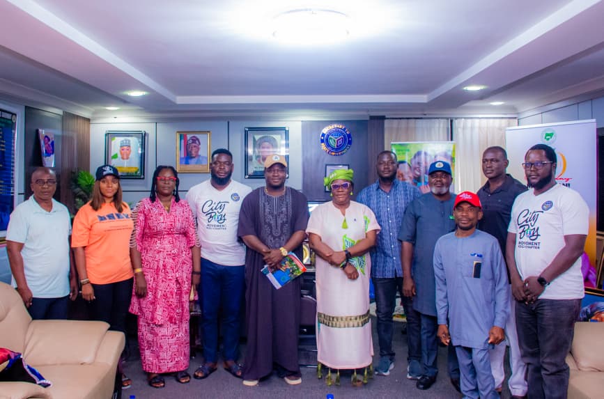 Kogi City Boy Movement Leadership Meets Matron, SSG Folashade Arike, to Brief Her on Activities, Future Plans Kogi City Boy Movement leadership with SSG Dr. Folashade Arike during a strategic meeting in Lokoja.